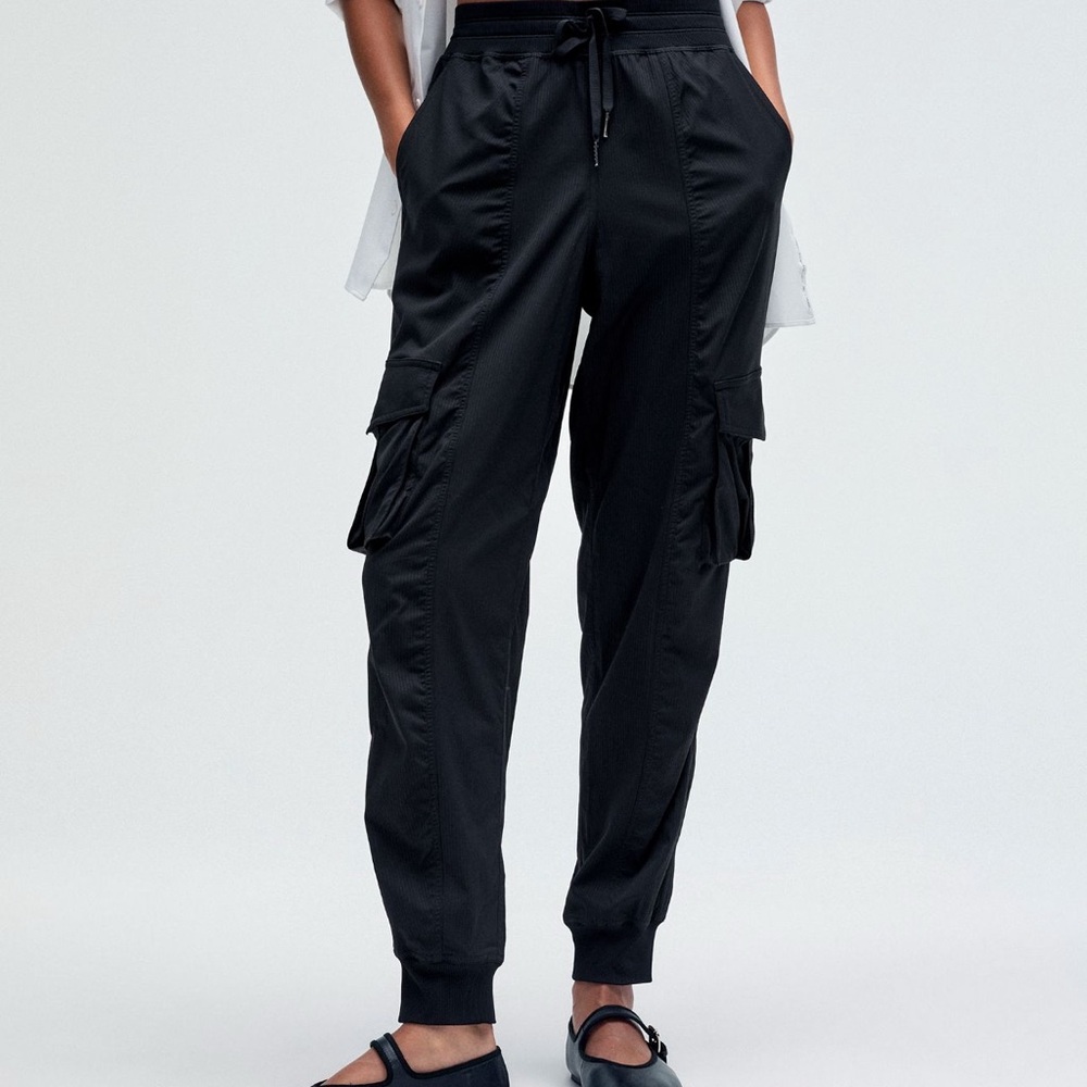 Lululemon Dance Studio mid rise cargo joggers